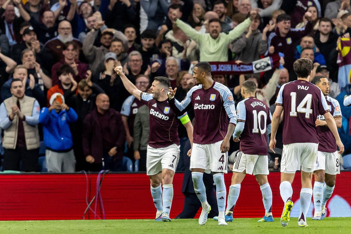 Freiburg - Aston Villa este finala Europa League » Ce UMILINȚĂ în duelul englez!