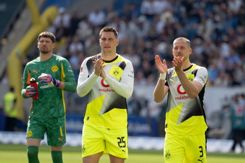 Niklas Sule (centru) și-a anunțat retragerea din fotbal la doar 30 de ani. Foto: Imago