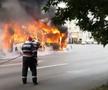 VIDEO + FOTO Momente de panică în București! Un troleibuz a luat foc în centrul orașului