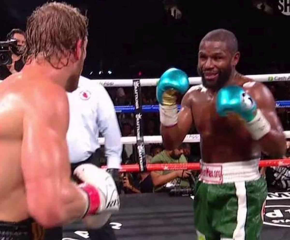 Floyd Mayweather a revenit în ring! A boxat 8 runde cu vedeta Logan Paul
