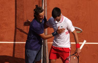 Djokovic a fost condus cu 2-0 la seturi în „optimile” Roland Garros, apoi a mai cedat un singur game » Adversarul s-a retras în decisiv