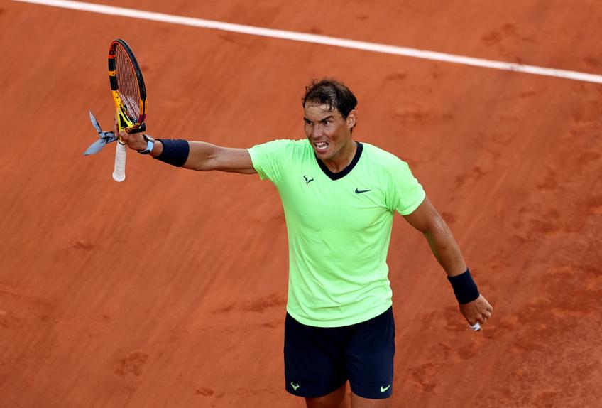 Rafael Nadal (35 de ani, 3 ATP) s-a calificat în sferturile de finală de la Roland Garros 2021. A trecut în 3 seturi de italianul Jannik Sinner (19 ani, 19 ATP), scor 7-5, 6-3, 6-0.