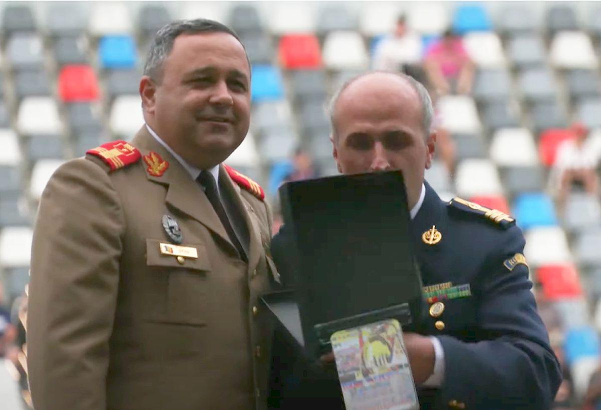 Florin Talpan, moment penibil la aniversarea Stelei! S-a speriat și a făcut praf premiul primit de la CSA