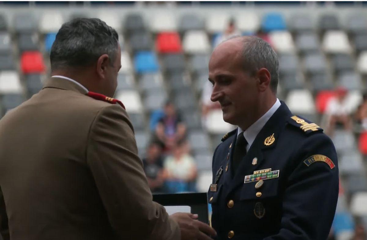 Florin Talpan, moment penibil la aniversarea Stelei! S-a speriat și a făcut praf premiul primit de la CSA