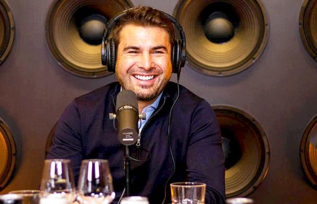 Mutu își lansează autobiografia, dar a dat un tun financiar înaintea publicării! » Câți bani a primit „Briliantul” la semnătură