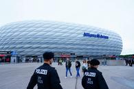 Incidente serioase înainte de Germania - Anglia » Fanii oaspeților au fost arestați după ce au făcut salutul nazist