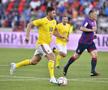 Spectacol pe teren, tristețe în tribune » Meciul legendelor dintre Steaua și România a strâns numai 6.000 de suporteri