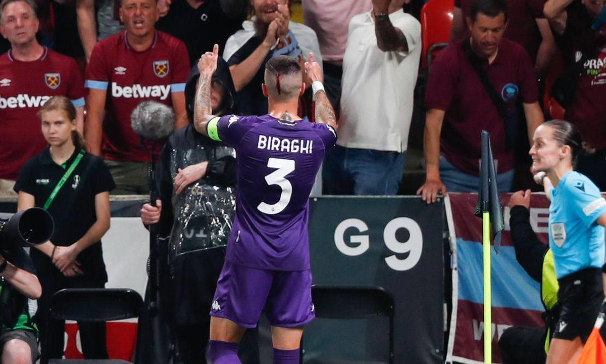 Biraghi, plin de sânge după ce a fost lovit de suporteri la finala Conference League dintre Fiorentina și West Ham