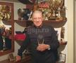 Emeric Ienei, alături de trofeele sale, foto: GSP