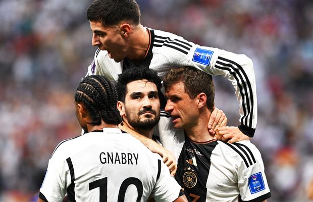 Apariția lui Gundogan ca primul căpitan dintr-o familie de imigranți RUPE Germania în două » Interviu în Der Spiegel: „Poate arătăm diferit, dar germanii sunt și arabi sau turci sau asiatici”