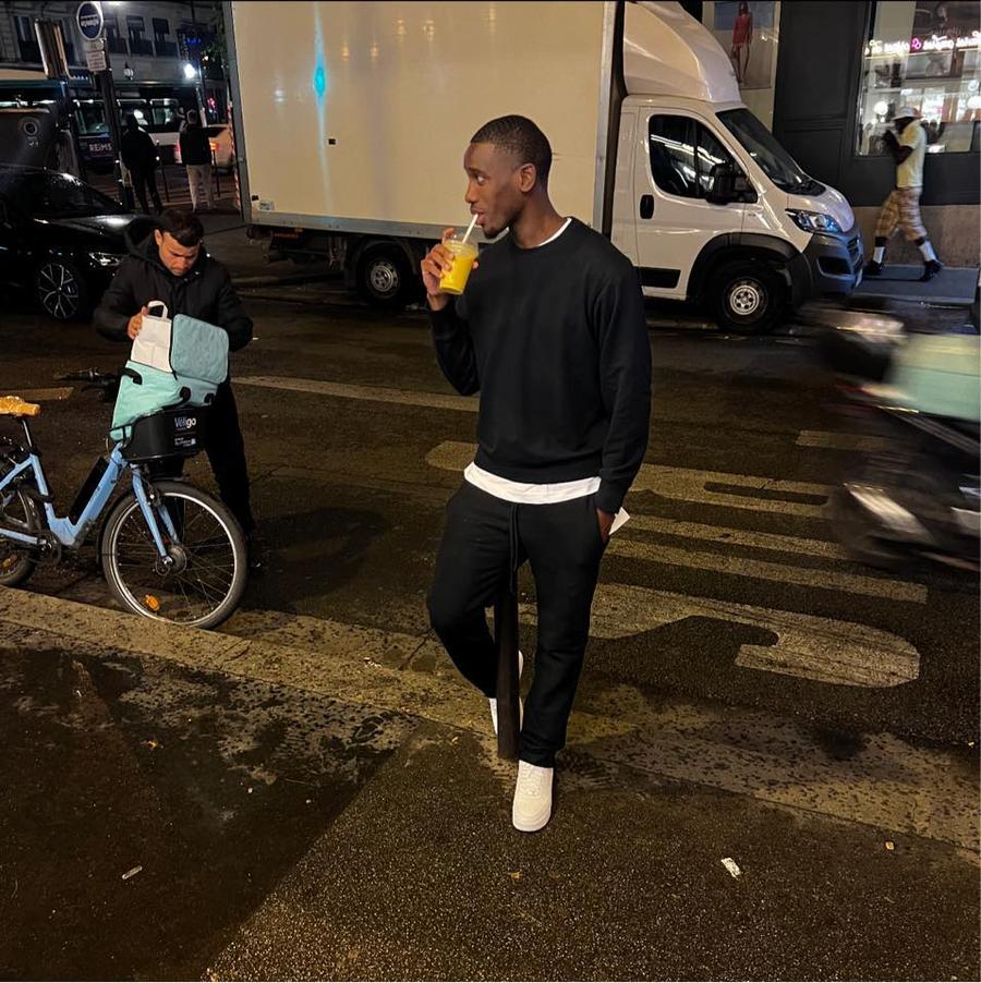 Nestorly Lumbu/ foto Facebook @Nestorly Lumbu FCU Craiova a făcut primul transfer al verii » Adrian Mititelu a adus un gigant