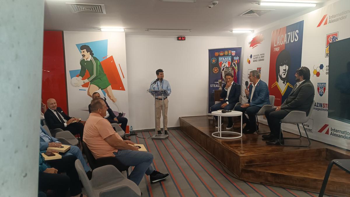 Reverența lui Hagi pe stadionul Steaua: „Un om și un jucător special! Cei tineri ar trebui să fie inspirați”