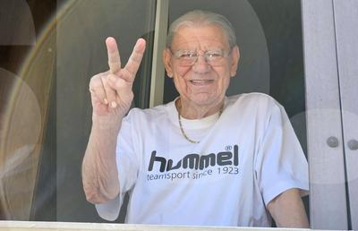 În drum spre Germania, echipa GSP a oprit pe la marele Emeric Ienei, care a transmis un mesaj din suflet pentru naționala României: „Speranța este și va fi! Coman e favoritul meu”