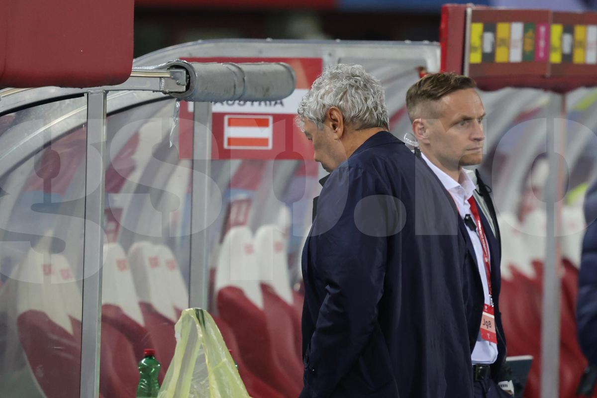 Ce s-a întâmplat imediat după fluierul final din Austria - România: cadre cu Lucescu, Stanciu și Burleanu