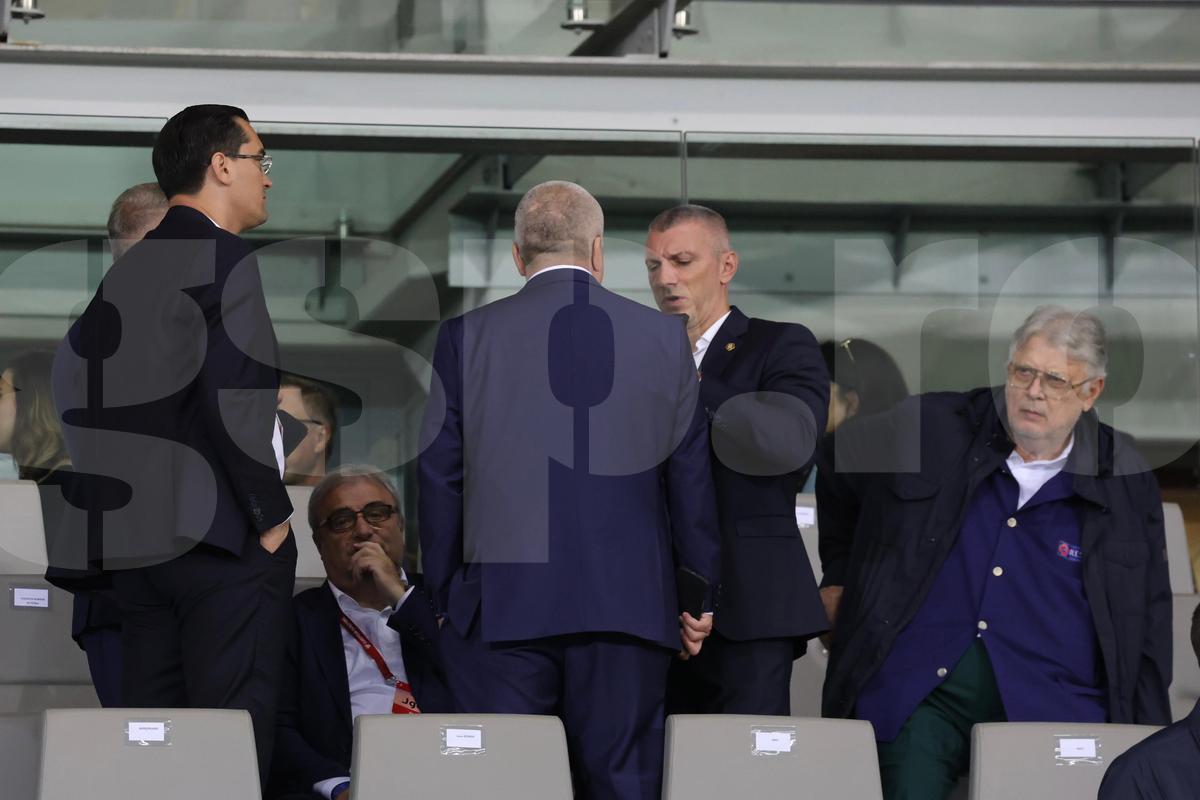 Ce s-a întâmplat imediat după fluierul final din Austria - România: cadre cu Lucescu, Stanciu și Burleanu