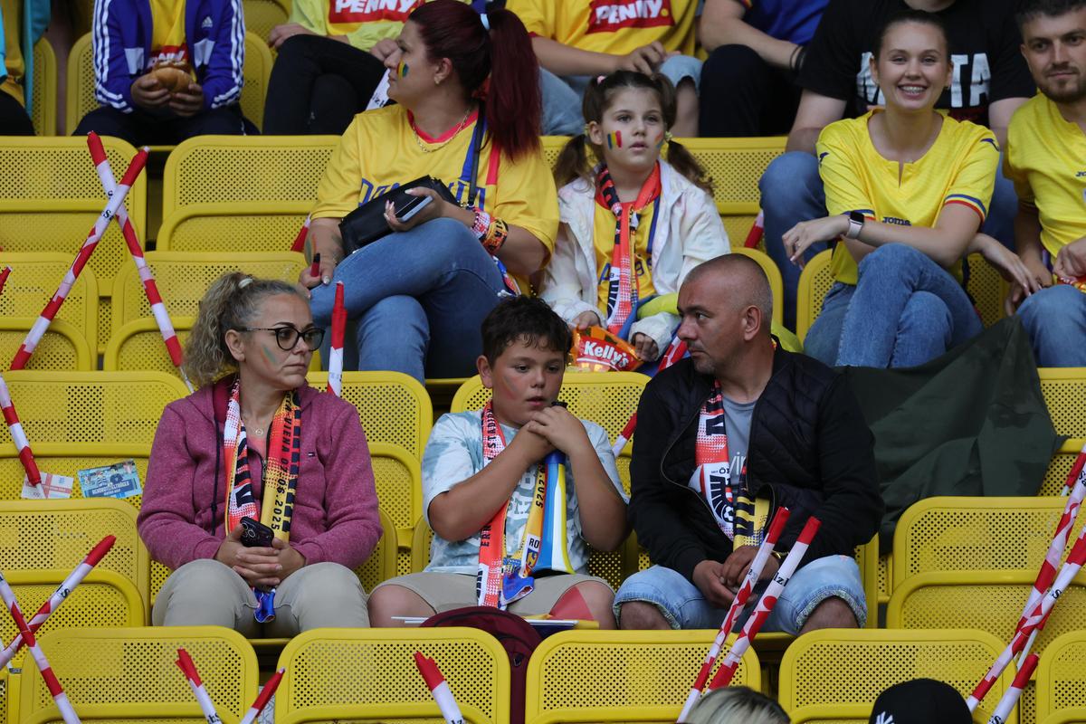 Românii au cucerit stadionul din Viena la meciul cu Austria