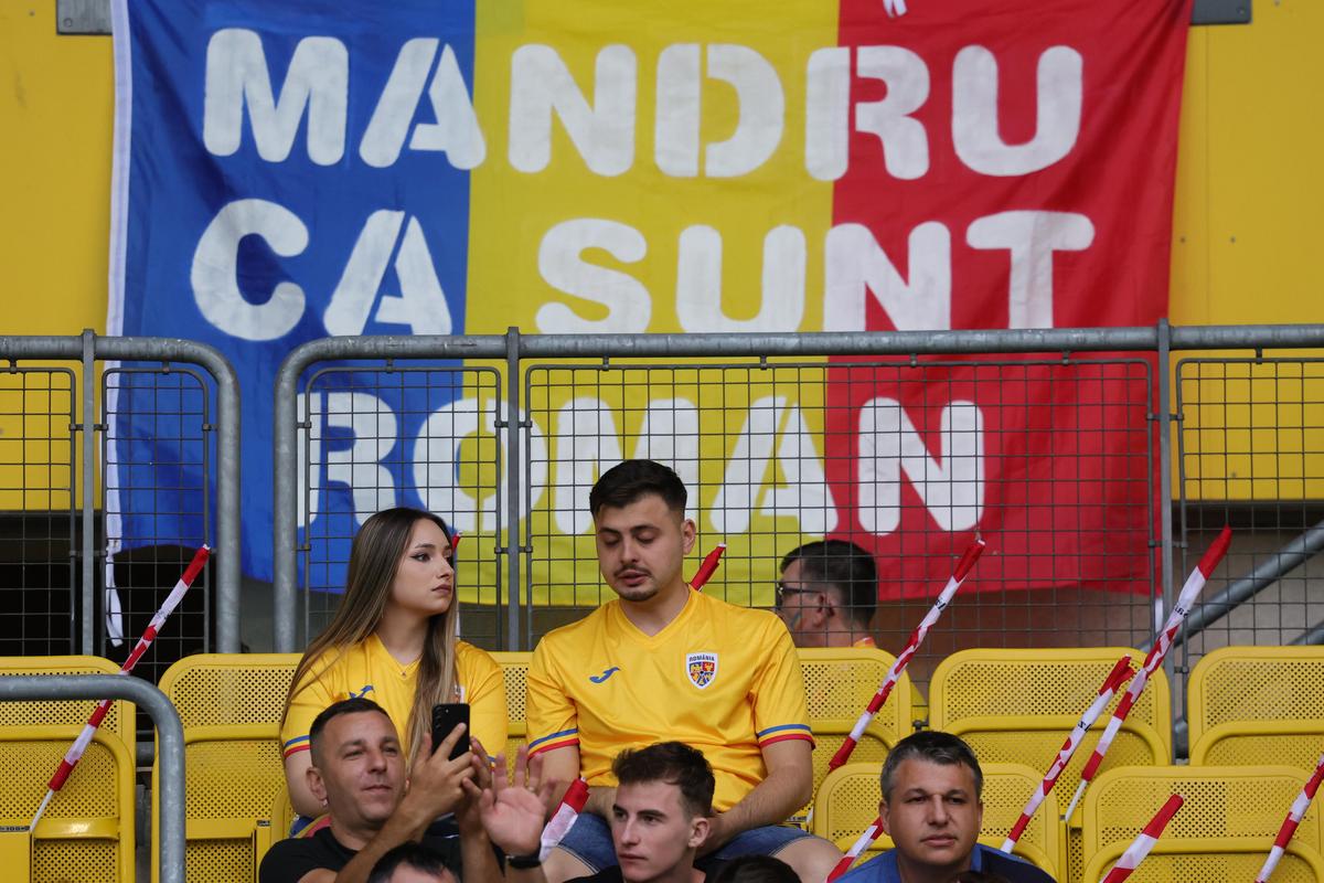 Tricourile galbene au invadat stadionul „Ernst Happel” » Românii le-au dat KO organizatorilor: peste 15.000 la meci