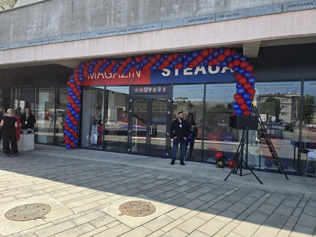 Deschiderea magazinului oficial al Stelei