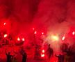 Ultrașii de la „Uniți sub tricolor” au aprins zeci de torțe în Austria - România. Foto: Andrei Crăițoiu (GSP.RO)