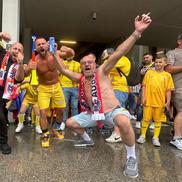 Imagini EPICE de la Austria - România: cum s-au costumat fanii „tricolori”