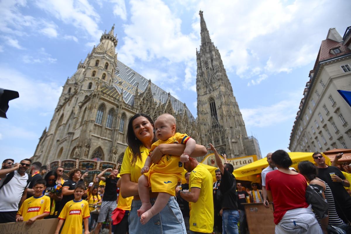 Fanii României în Stephansplatz, Viena