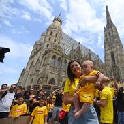 Fanii României în Stephansplatz, Viena/ foto: Eduard Vînătoru (GSP)