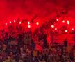 Ultrașii de la „Uniți sub tricolor” au aprins zeci de torțe în Austria - România. Foto: Andrei Crăițoiu (GSP.RO)