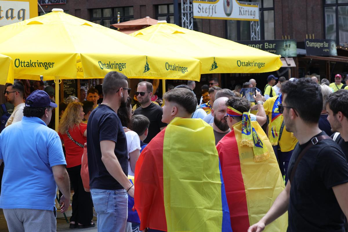 Fanii României în Stephansplatz, Viena
