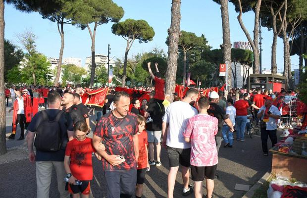 Cod „roșu” la Tirana! Sârbii se plâng de tratamentul primit în Albania