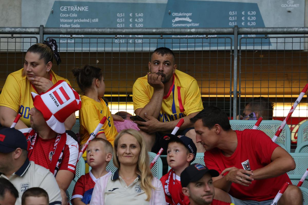 Tricourile galbene au invadat stadionul „Ernst Happel” » Românii le-au dat KO organizatorilor: peste 15.000 la meci