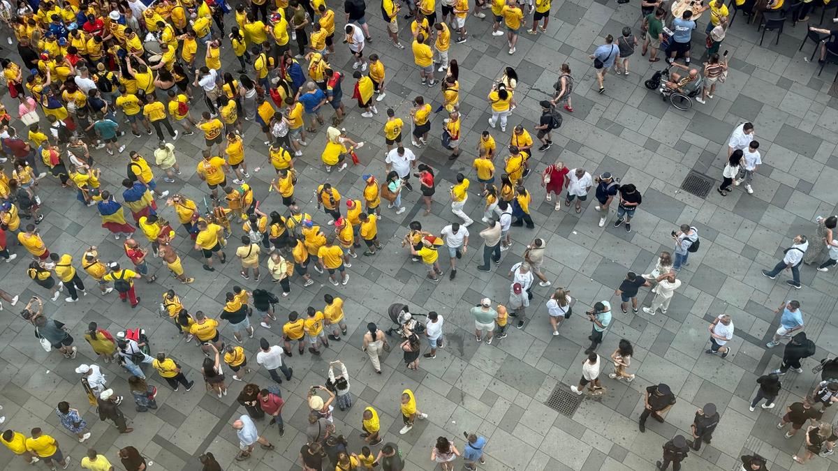 Fanii României în Stephansplatz, Viena