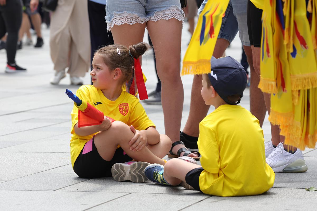 Fanii României în Stephansplatz, Viena