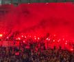 Ultrașii de la „Uniți sub tricolor” au aprins zeci de torțe în Austria - România. Foto: Andrei Crăițoiu (GSP.RO)