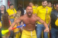 10 imagini EPICE înainte de Austria - România: fanii „tricolori” din „Zidul Galben” chiar au imaginație! GALERIE FOTO