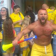 Imagini EPICE de la Austria - România: cum s-au costumat fanii „tricolori”