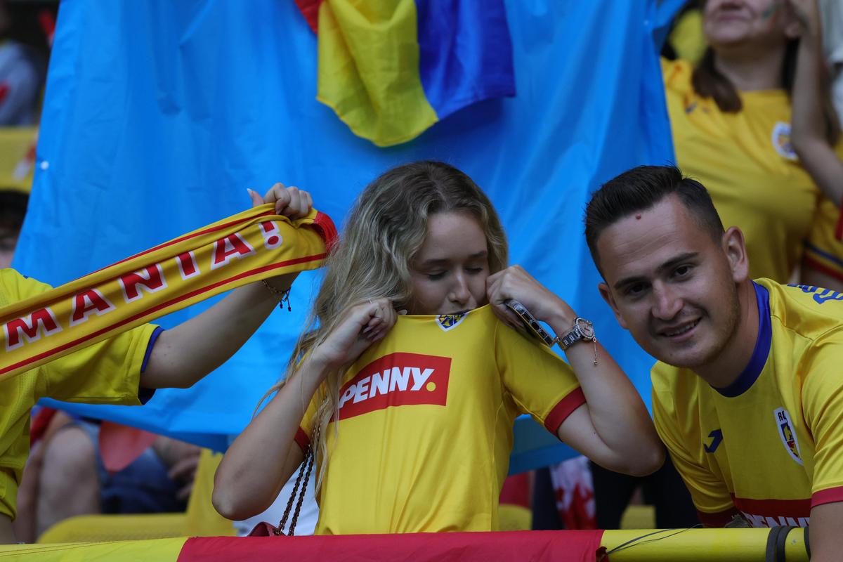 Românii au cucerit stadionul din Viena la meciul cu Austria