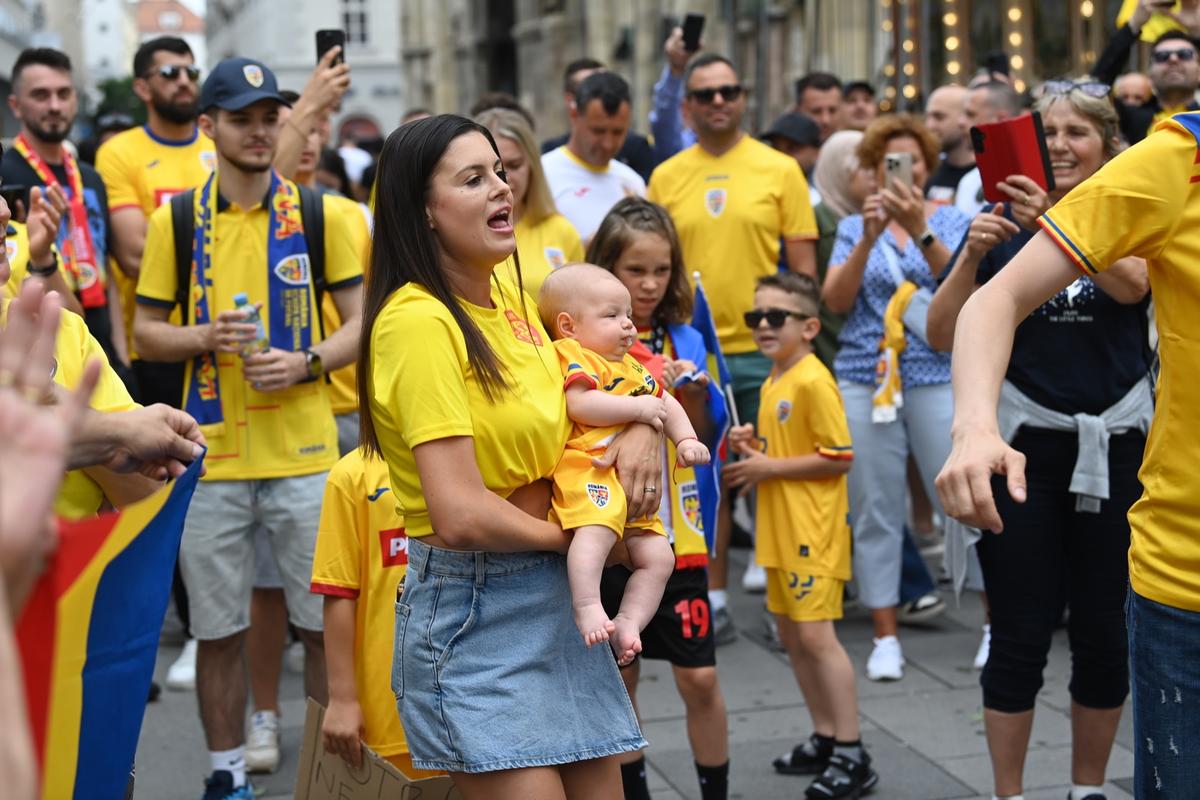 Fanii României în Stephansplatz, Viena