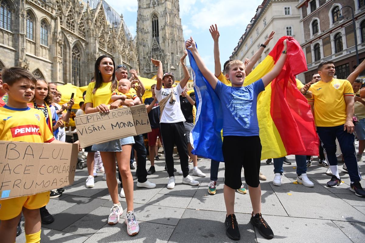 Fanii României în Stephansplatz, Viena