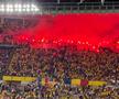 Ultrașii de la „Uniți sub tricolor” au aprins zeci de torțe în Austria - România. Foto: Andrei Crăițoiu (GSP.RO)