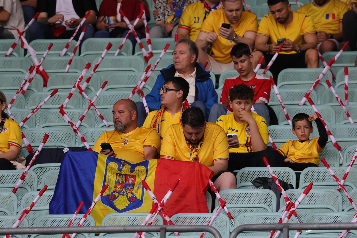 Românii au cucerit stadionul din Viena la meciul cu Austria