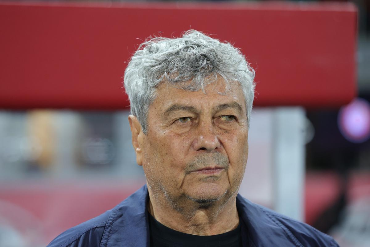 Lucescu n-a scăpat de ce se temea! Căpitanul naționalei va lipsi la meciul cu Cipru