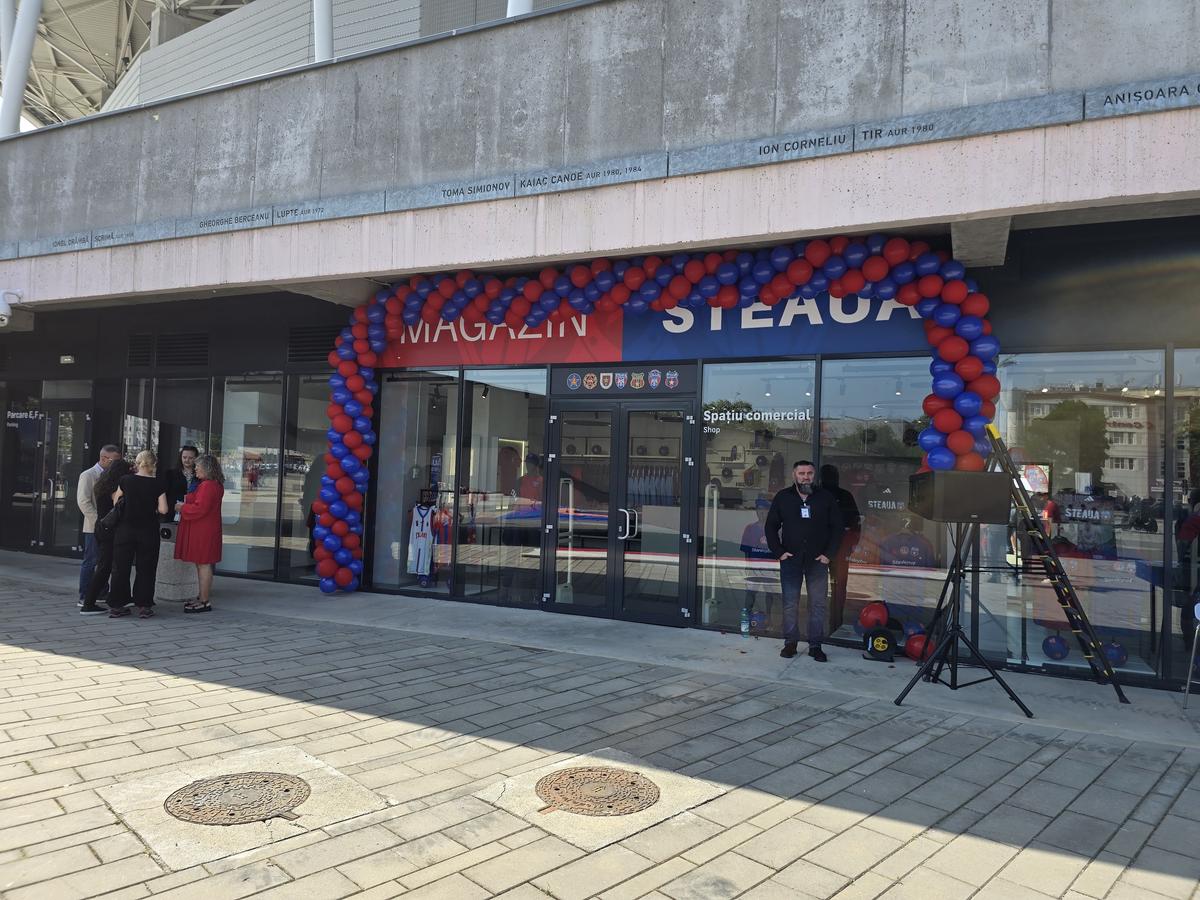 Deschiderea magazinului oficial al Stelei