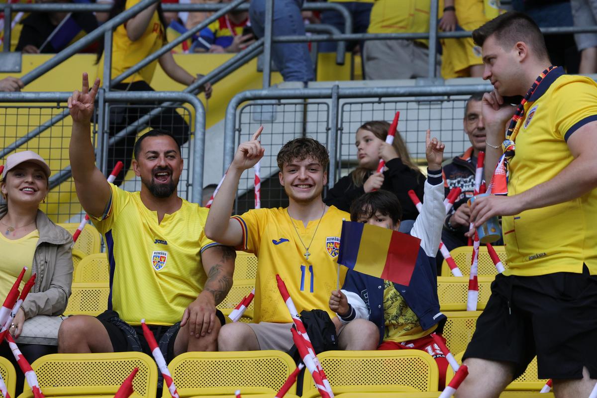 Românii au cucerit stadionul din Viena la meciul cu Austria