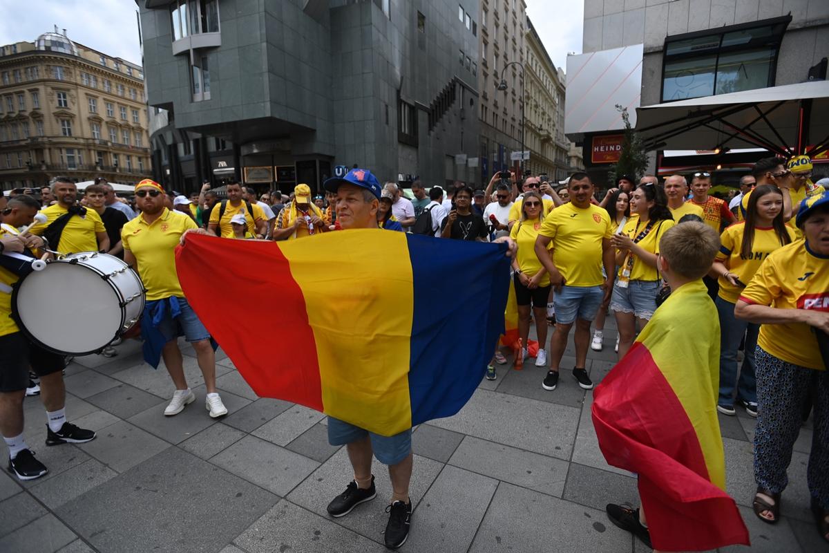 Fanii României în Stephansplatz, Viena