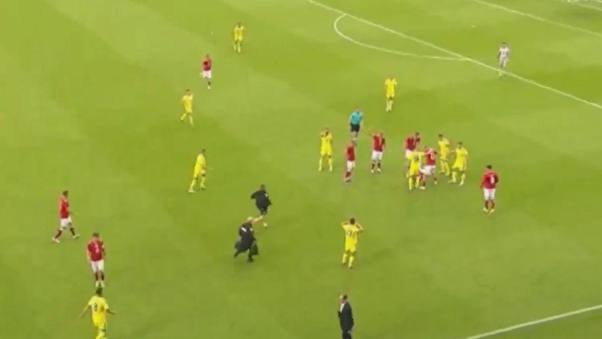 Christian Eriksen s-a prăbușit pe gazon în Danemarca - Ucraina