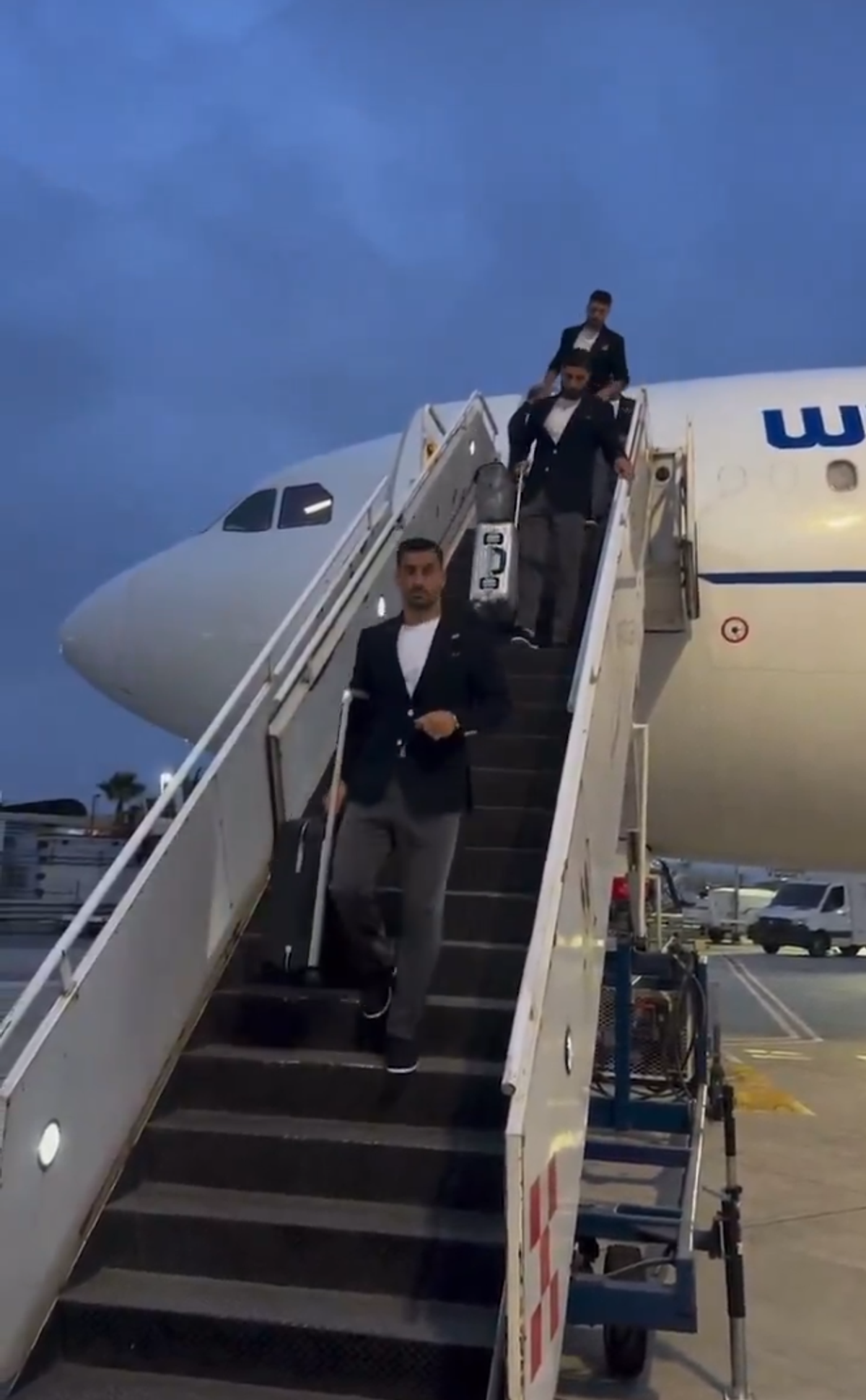 Imagini de la sosirea Iranului la Cupa Mondială » Cine i-a așteptat pe jucători pe aeroport