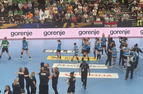 CSM București a învins-o pe Brest, scor 32-26, și a obținut medaliile de bronz în Final Four-ul Ligii Campionilor la handbal.