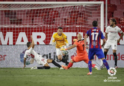 Ocampos se opune providenţial execuţiei lui Dmitrovic