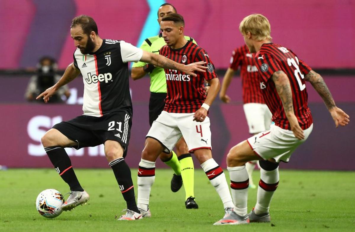 Lovitură pentru fanii lui AC Milan » Zlatan Ibrahimovic se gândește la plecare: „Nu rămân să mă bat în Europa League”