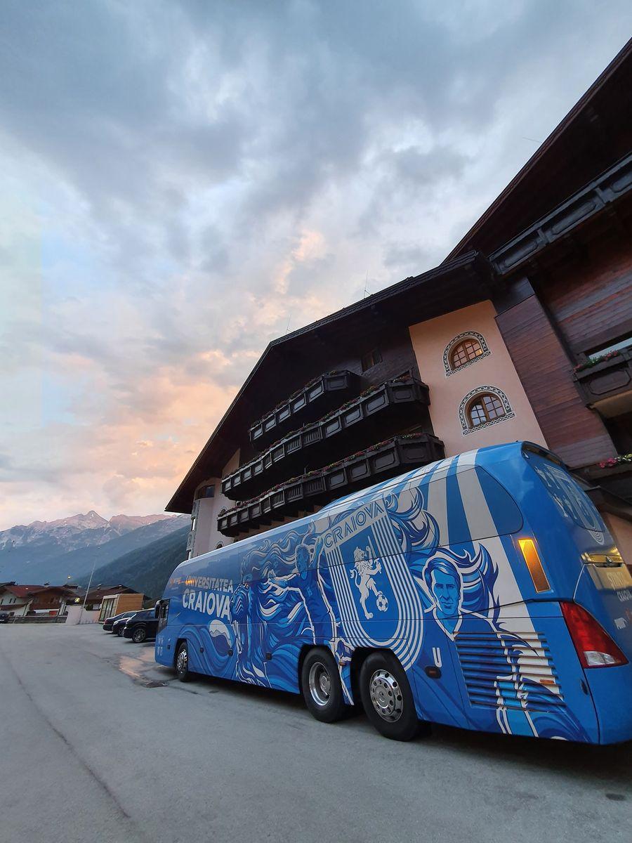 Autocarul celor de la Universitatea Craiova CFR Cluj - CSU Craiova, Supercupa României » Vin olteni puțini și-s supărați pe Burleanu!